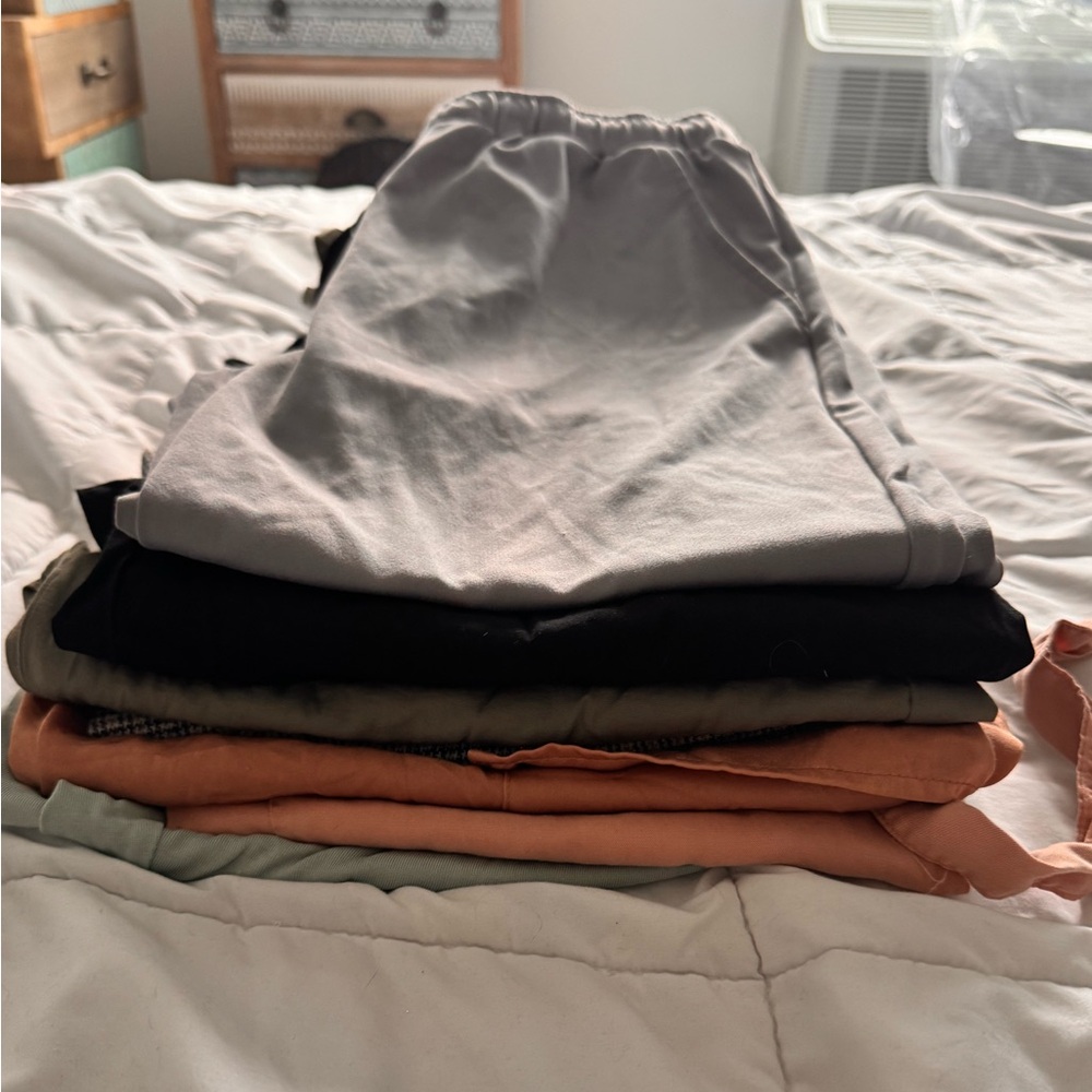 Women’s Pants Bundle – Size Medium – 7 Pairs